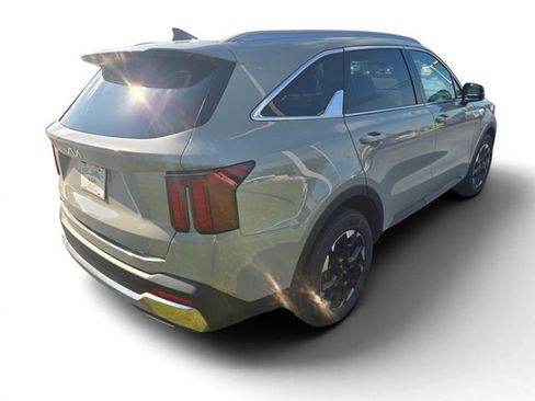 Used 2024 Kia Sorento S w/ Panoramic Sunroof Package FWD image 14