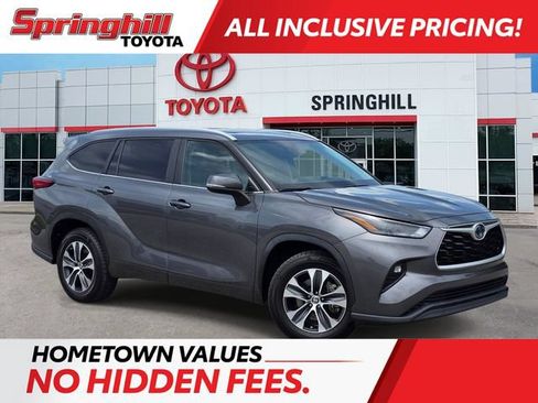 Used 2023 Toyota Highlander XLE FWD image 1