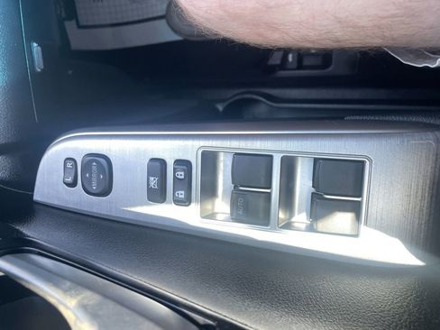 Used 2014 Toyota Camry SE FWD image 23