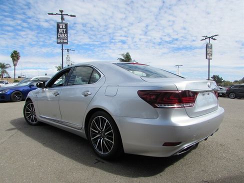 Used 2013 Lexus LS 460 AWD w/ F-Sport Pkg image 5