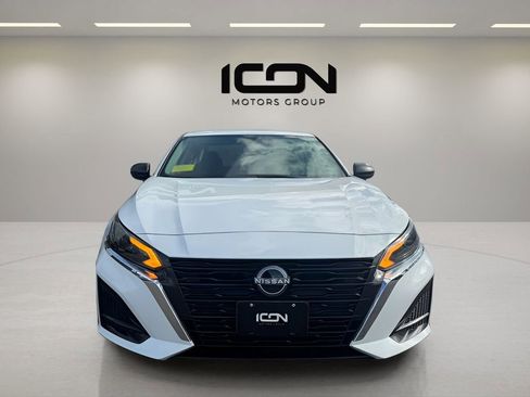 Used 2025 Nissan Altima 2.5 SV FWD image 8