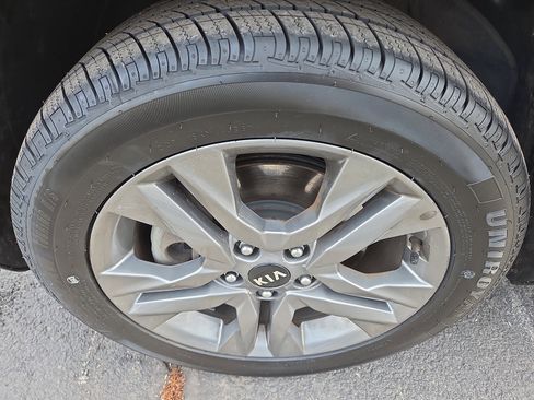 Used 2021 Kia Seltos LX image 12