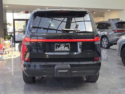 Certified 2024 Lexus GX 550 w/ Accessory Package (Z1) image 6