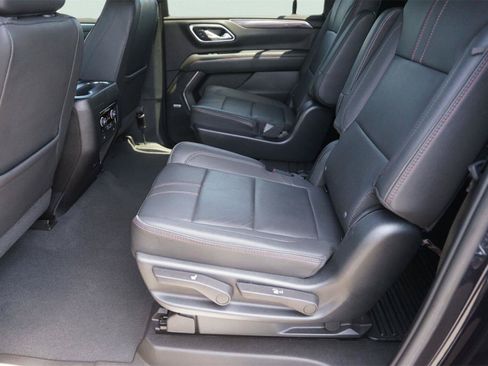 Used 2023 Chevrolet Suburban RST w/ Luxury Package RWD image 12