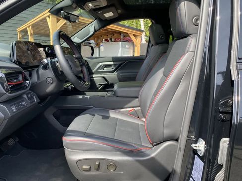 Used 2025 Chevrolet Silverado EV RST AWD/4WD image 13