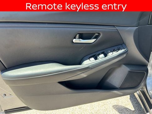 Used 2025 Nissan Sentra SV FWD image 15