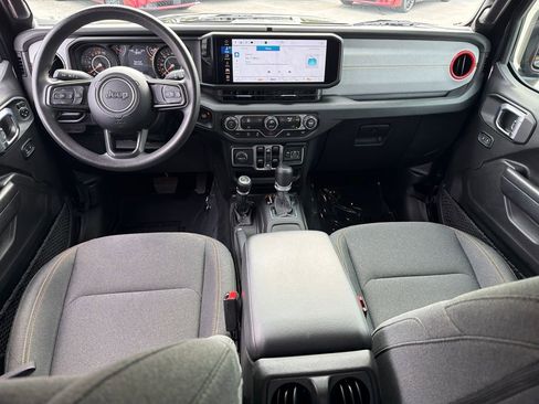 Used 2024 Jeep Gladiator Sport image 13