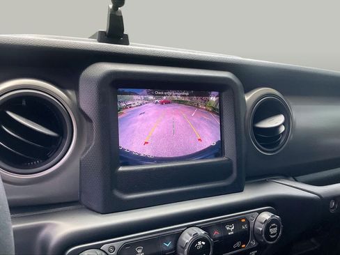 Used 2023 Jeep Wrangler Unlimited Sport AWD/4WD image 22