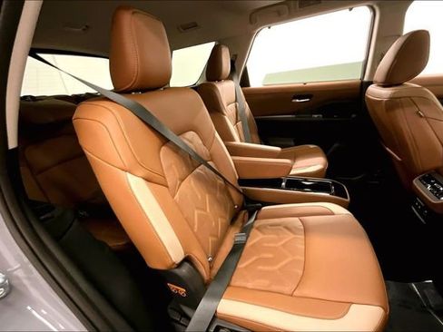 New 2026 Nissan Pathfinder Platinum image 34