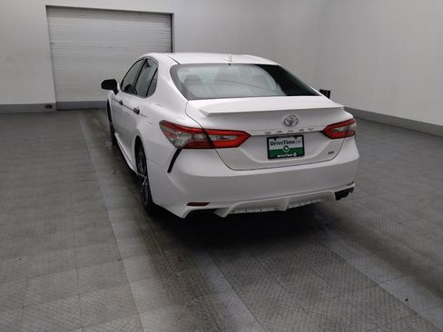 Used 2019 Toyota Camry SE image 5