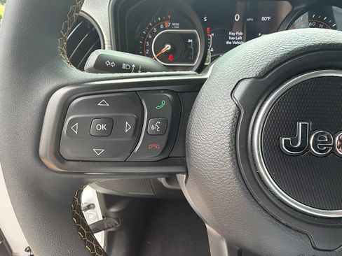 Used 2025 Jeep Gladiator Sport AWD/4WD image 27
