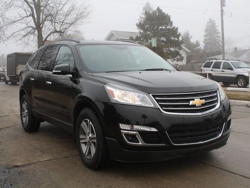 Used 2016 Chevrolet Traverse LT image 4