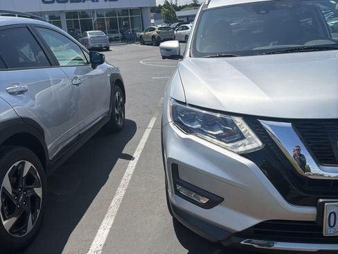 Used 2017 Nissan Rogue SL w/ SL HEV Premium Package AWD/4WD image 3