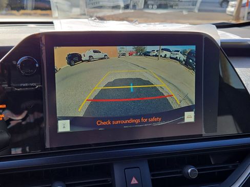 New 2025 Lexus UX 300h FWD image 18