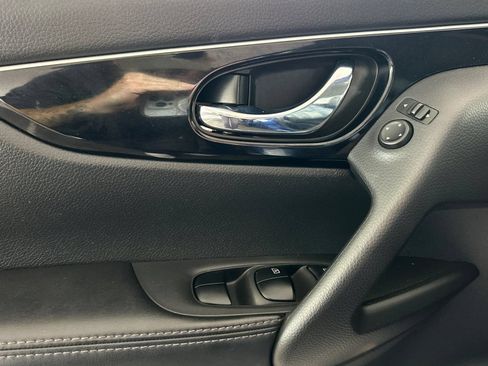 Used 2017 Nissan Rogue Sport SL FWD image 10