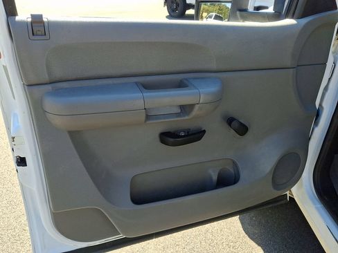 Used 2008 Chevrolet Silverado 3500 W/T AWD/4WD image 12