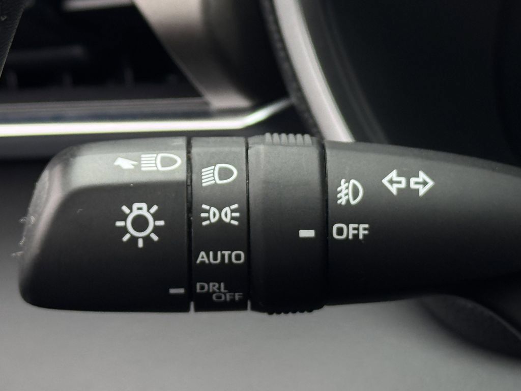 Used 2023 Toyota Highlander Limited AWD/4WD image 21