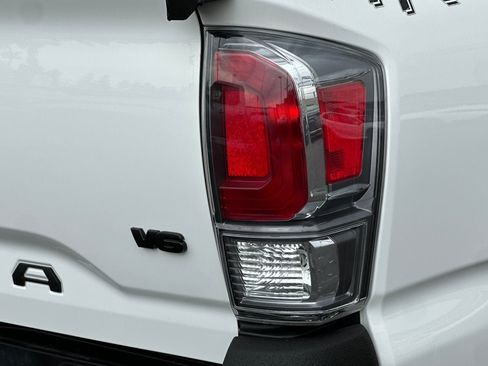 Used 2021 Toyota Tacoma TRD Off-Road AWD/4WD image 26