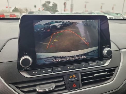 Used 2023 Nissan Altima 2.5 SR image 18