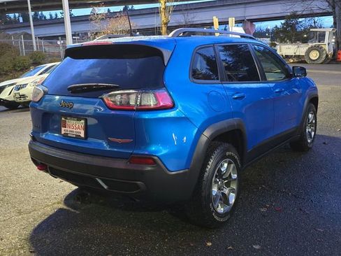 Used 2019 Jeep Cherokee Trailhawk AWD/4WD image 5