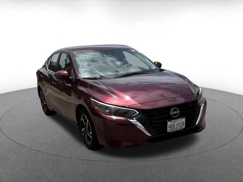 Used 2025 Nissan Sentra SV FWD image 3