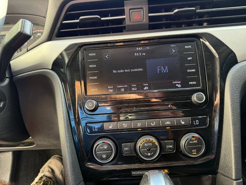 Used 2022 Volkswagen Passat 2.0T SE image 29