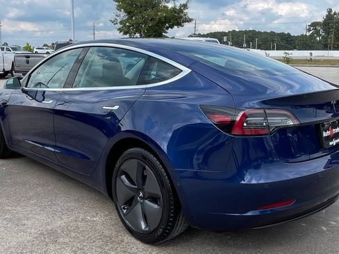 Used 2020 Tesla Model 3 Standard Range RWD image 3