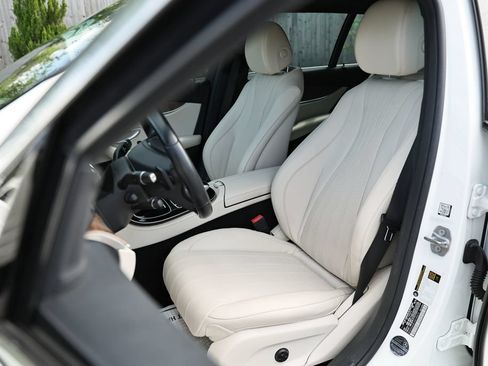 Used 2017 Mercedes-Benz E 400 4MATIC Wagon image 21