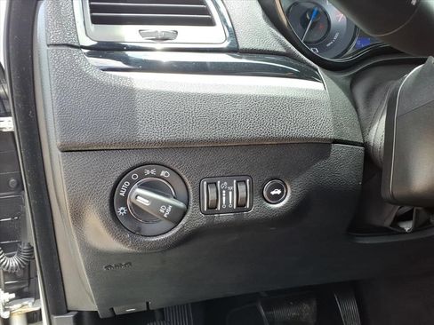 Used 2023 Chrysler 300 S RWD image 8