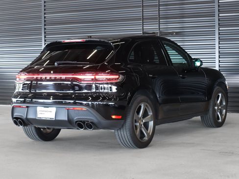 Certified 2023 Porsche Macan AWD/4WD image 10