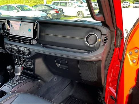 Used 2024 Jeep Wrangler Unlimited Sahara AWD/4WD image 26