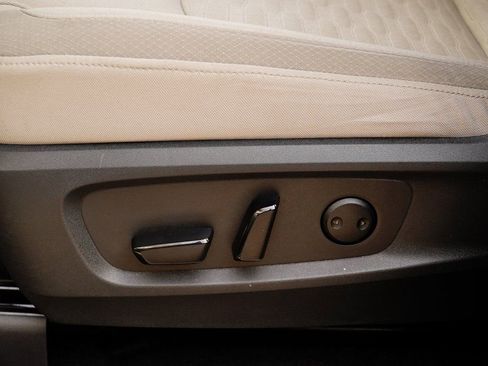 Used 2022 Nissan Pathfinder SV w/ SV Premium Package image 30