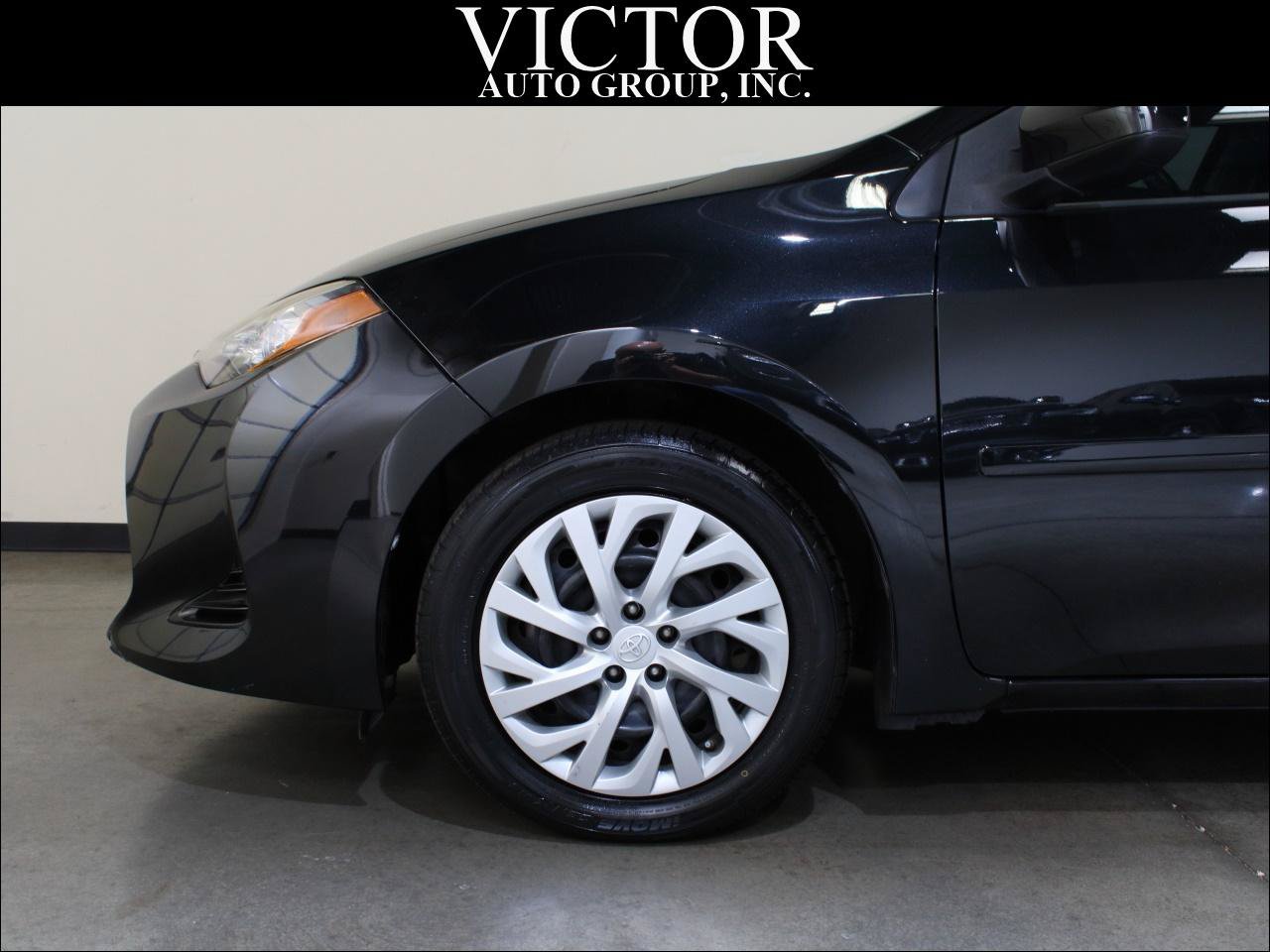 Used 2017 Toyota Corolla LE FWD image 5