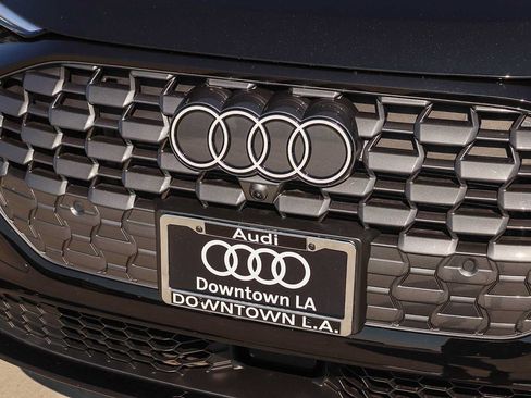 Used 2025 Audi Q5 Premium w/ Convenience Package AWD/4WD image 8