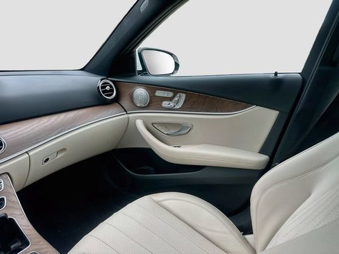 Used 2022 Mercedes-Benz E 350 Sedan image 25