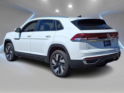 Certified 2025 Volkswagen Atlas Cross Sport SE w/ Panoramic Sunroof Package image 7
