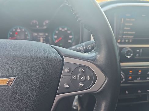 Used 2022 Chevrolet Colorado LT w/ LT Convenience Package image 12