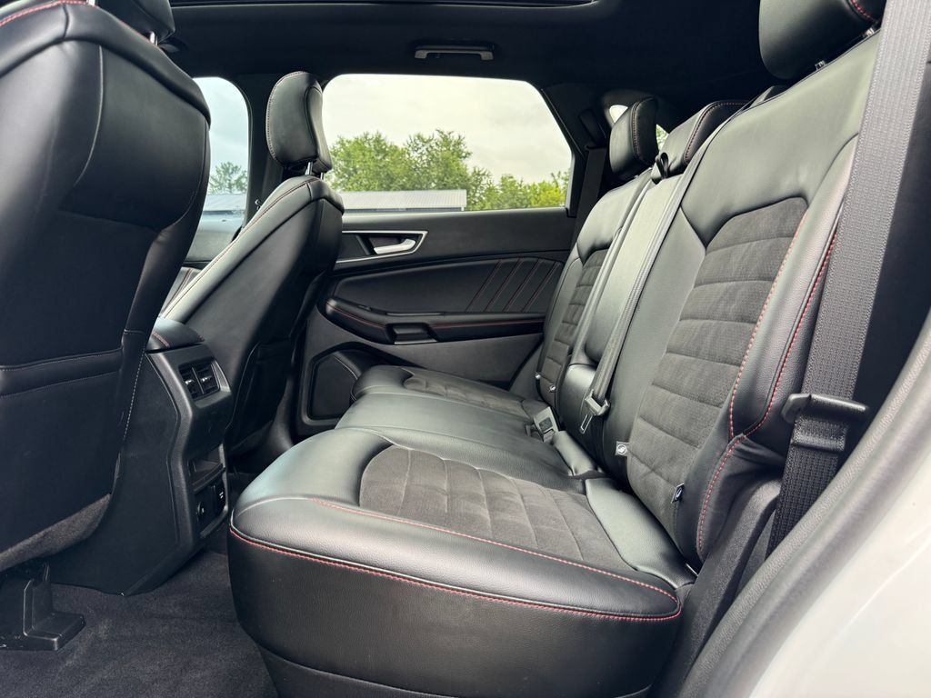 Used 2024 Ford Edge ST-Line AWD/4WD image 35