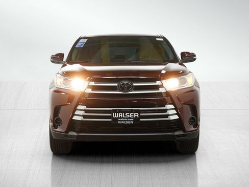 Used 2019 Toyota Highlander LE image 8