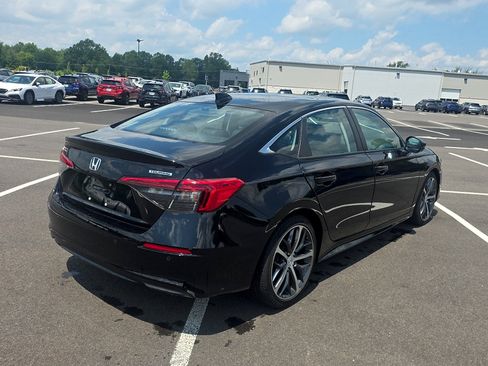 Used 2024 Honda Civic Touring image 4