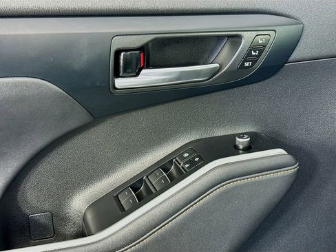 Used 2023 Toyota Highlander Bronze Edition image 22