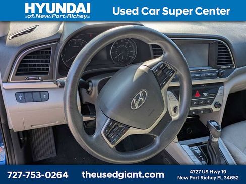 Used 2017 Hyundai Elantra SE image 10