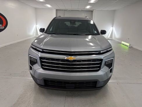 New 2026 Chevrolet Traverse LT image 3