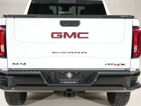 Used 2024 GMC Sierra 1500 AT4X image 26