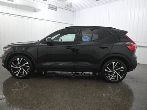 Used 2020 Volvo XC40 T5 R-Design image 27