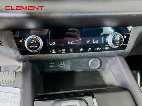 Used 2023 Mitsubishi Outlander ES AWD/4WD image 22