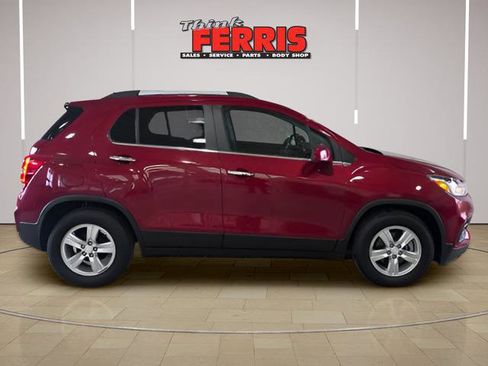 Used 2019 Chevrolet Trax LT w/ LT Convenience Package FWD image 8