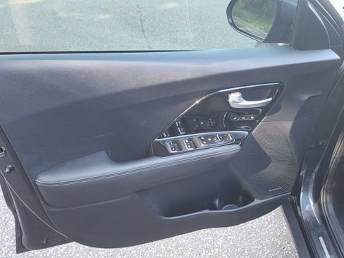 Used 2020 Kia Niro EX Premium FWD image 12