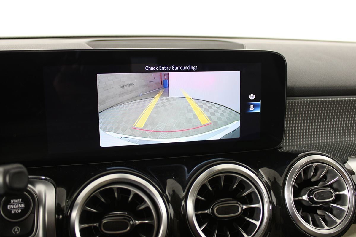 Used 2023 Mercedes-Benz GLB 250 image 24