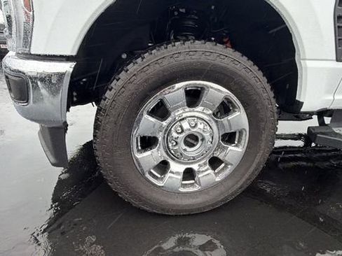 New 2026 Ford F250 Lariat w/ Chrome Package image 10